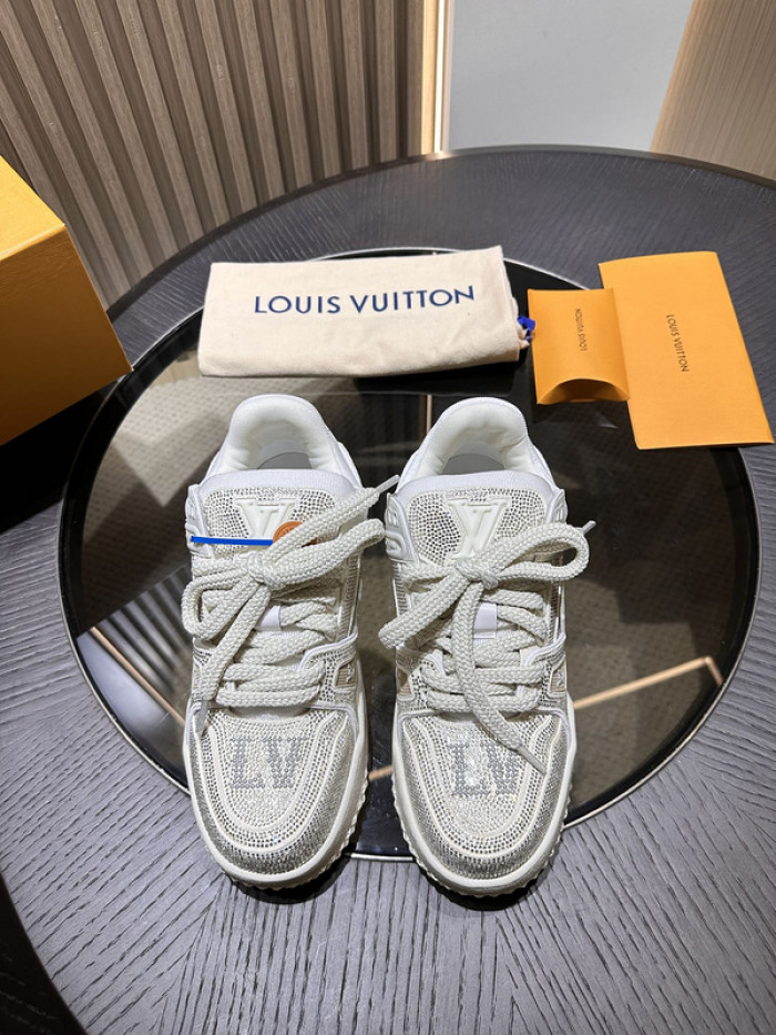 l0vt maxx sneakers