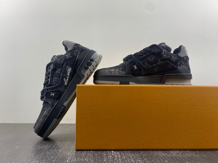 l0vt sneakers