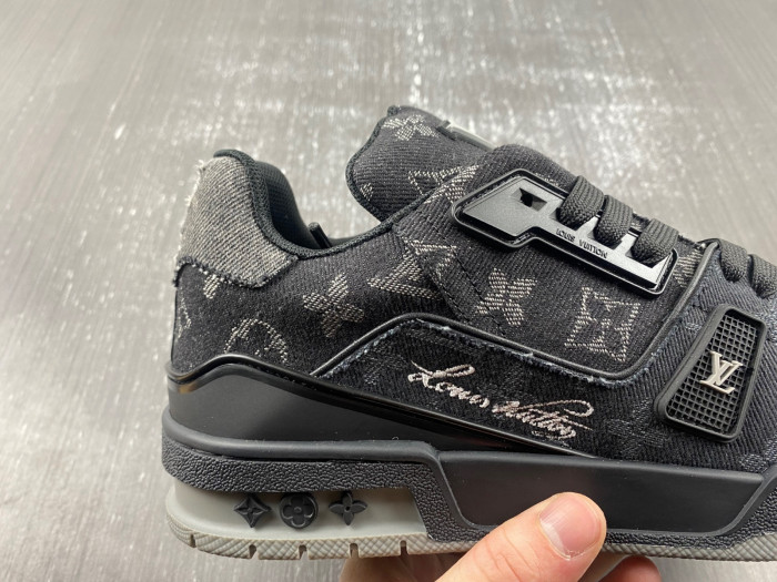 l0vt sneakers