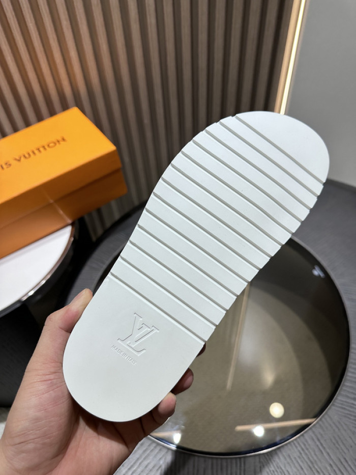 l0vt sneakers