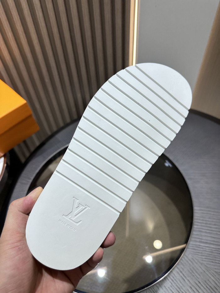 l0vt sneakers