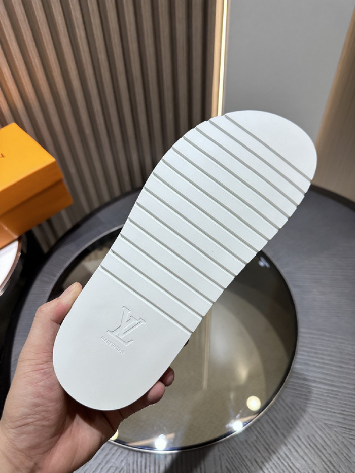 l0vt sneakers