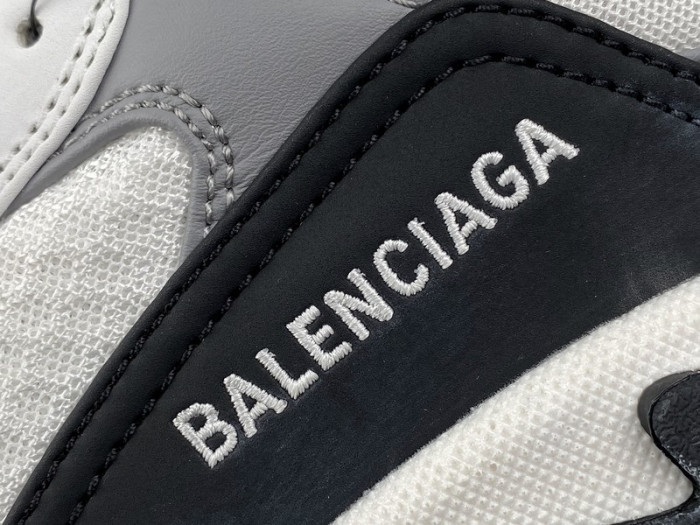 Ba*len*cia*ga triple s ecbl811861c