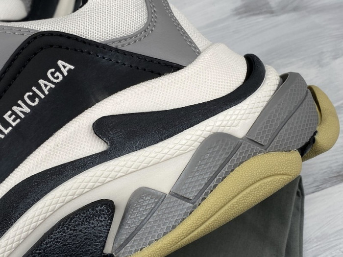 Ba*len*cia*ga triple s ecbl811861c