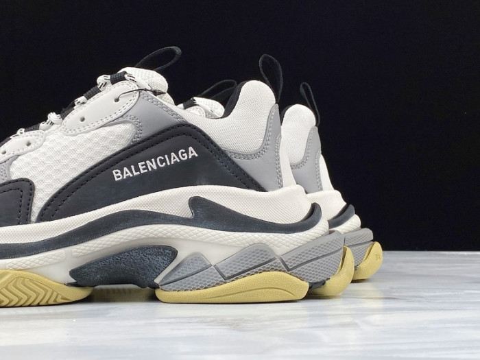 Ba*len*cia*ga triple s ecbl811861c