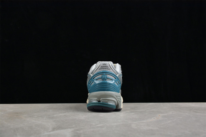new balance m1906reo