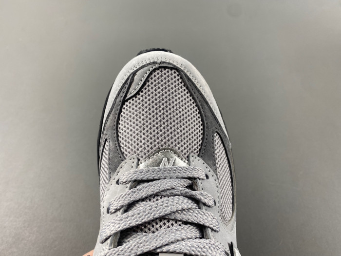 New Balance M2002RC1