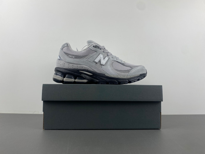 New Balance M2002RC1