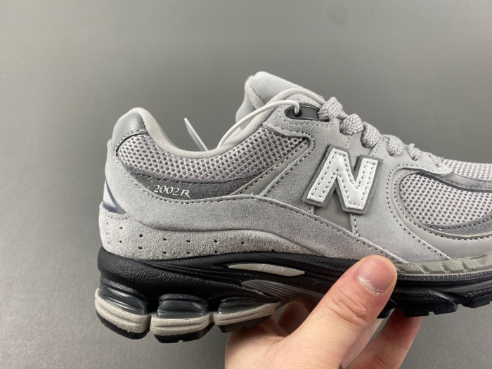New Balance M2002RC1