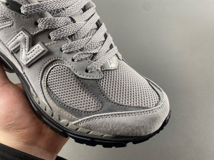 New Balance M2002RC1