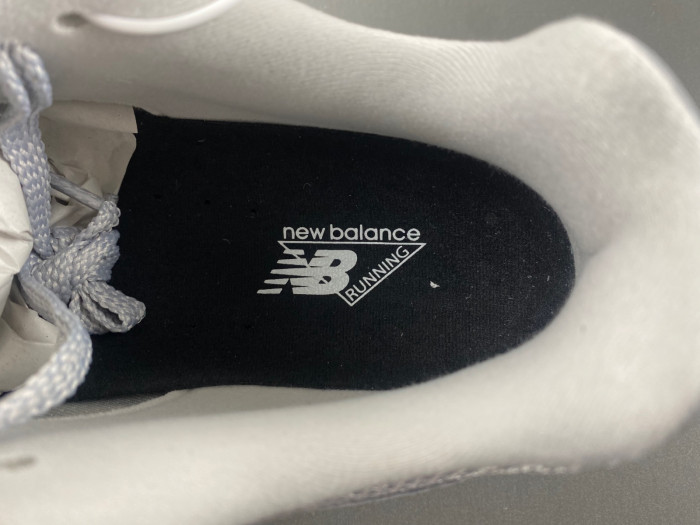 New Balance M2002RC1