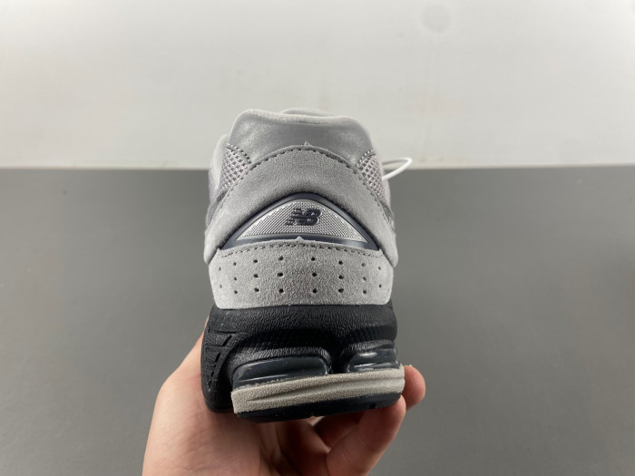 New Balance M2002RC1