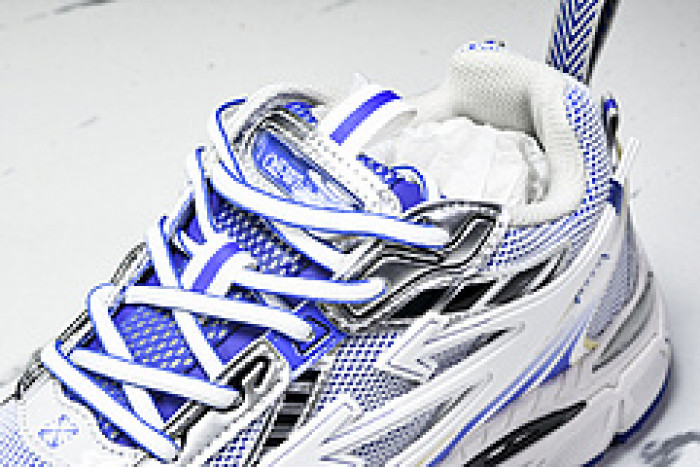 Off-White c/o Virgil Abloh