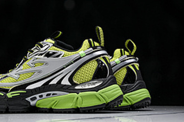 Off-White c/o Virgil Abloh