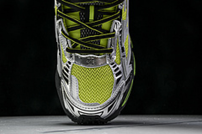 Off-White c/o Virgil Abloh