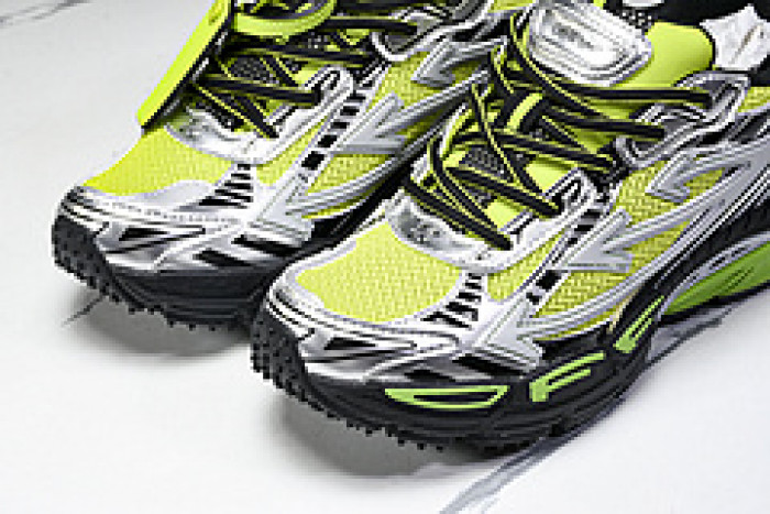 Off-White c/o Virgil Abloh