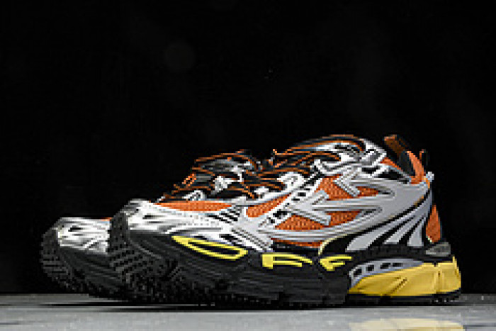 Off-White c/o Virgil Abloh