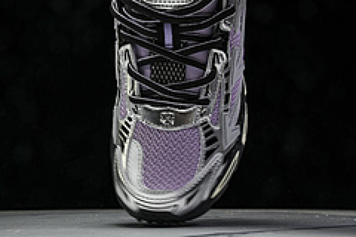 Off-White c/o Virgil Abloh