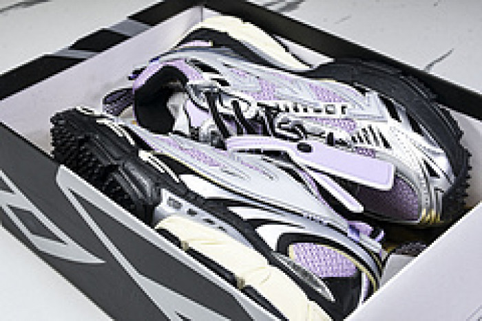 Off-White c/o Virgil Abloh