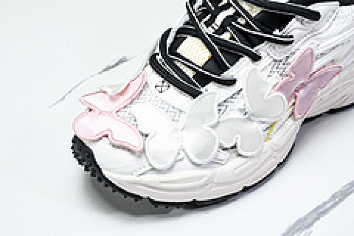 Off-White c/o Virgil Abloh