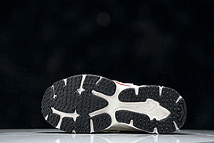 Off-White c/o Virgil Abloh