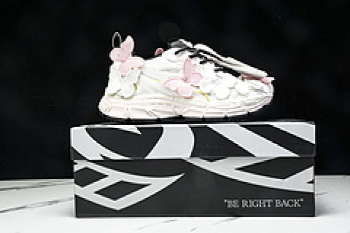 Off-White c/o Virgil Abloh