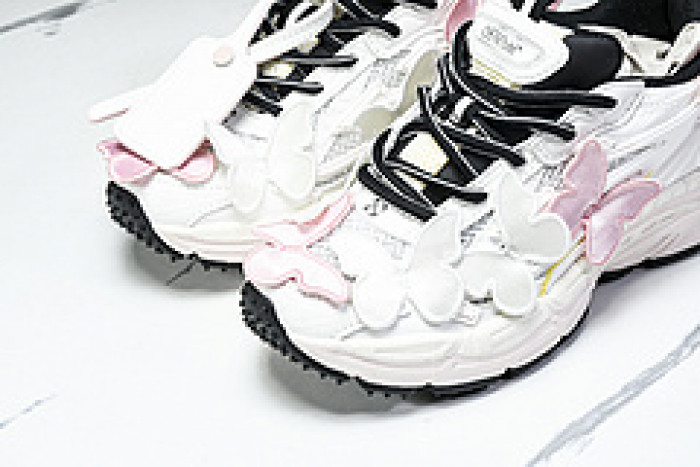 Off-White c/o Virgil Abloh