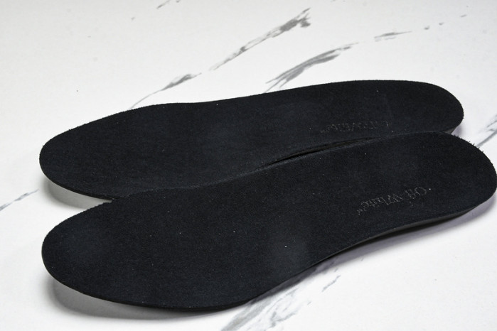 Off-White c/o Virgil Abloh