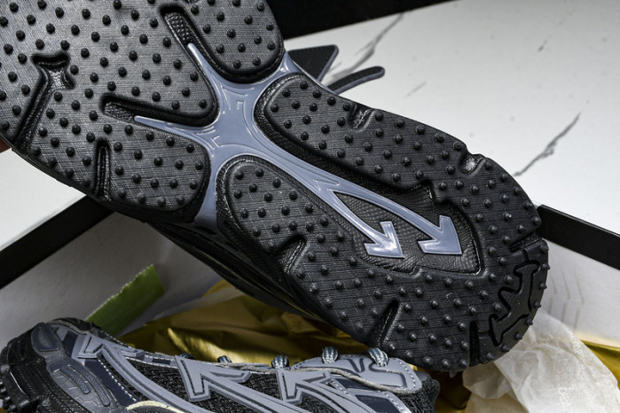 Off-White c/o Virgil Abloh