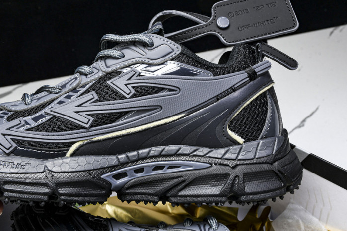 Off-White c/o Virgil Abloh