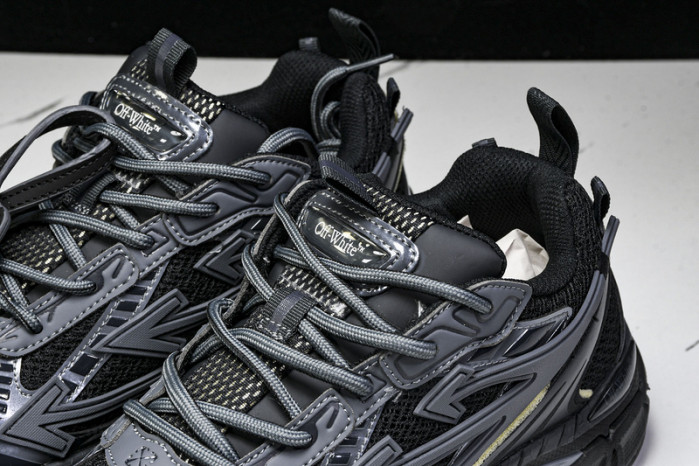 Off-White c/o Virgil Abloh