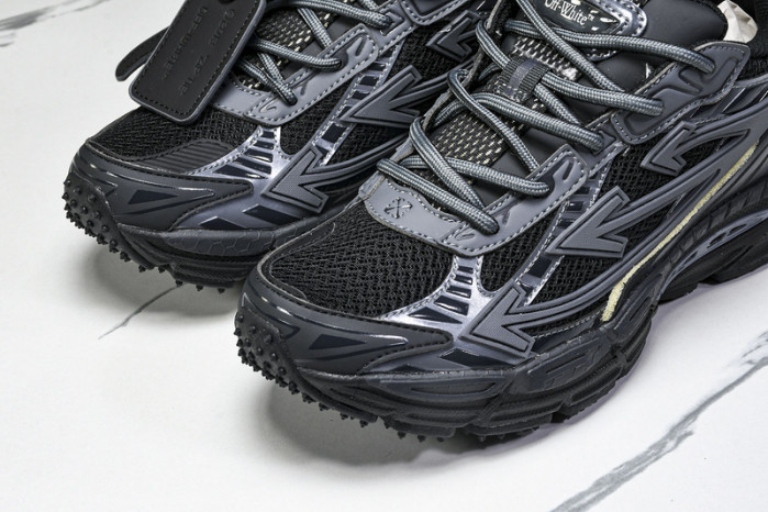 Off-White c/o Virgil Abloh