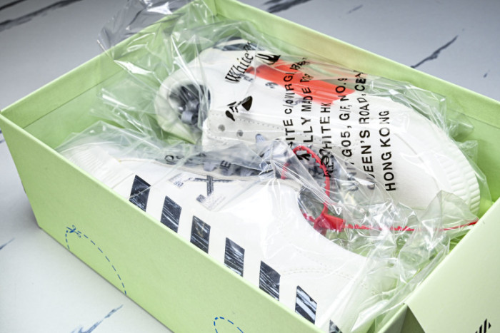 Off-White c/o Virgil Abloh