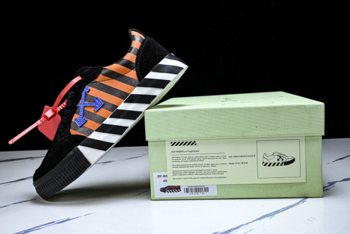 Off-White c/o Virgil Abloh