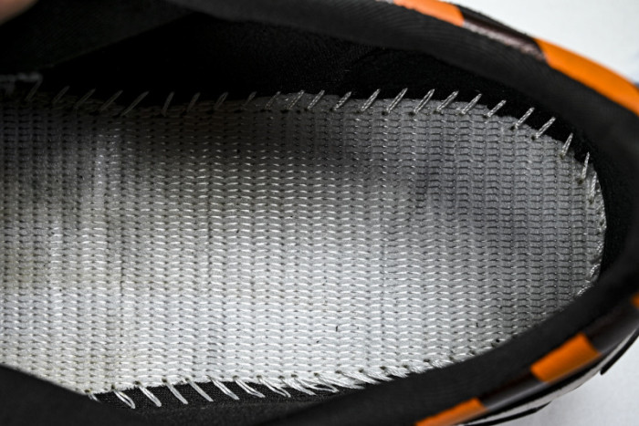 Off-White c/o Virgil Abloh