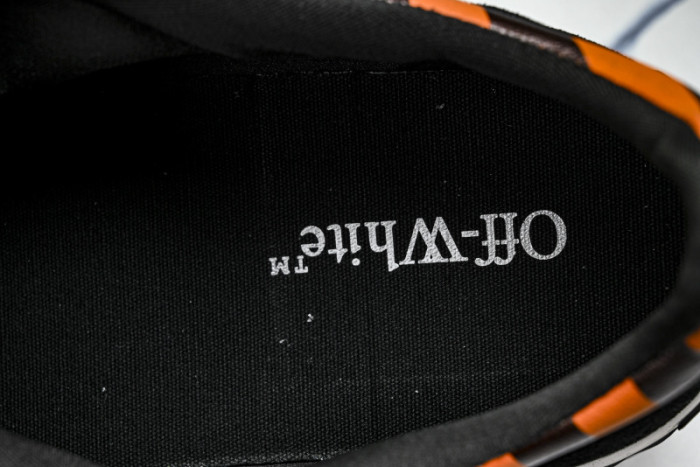 Off-White c/o Virgil Abloh