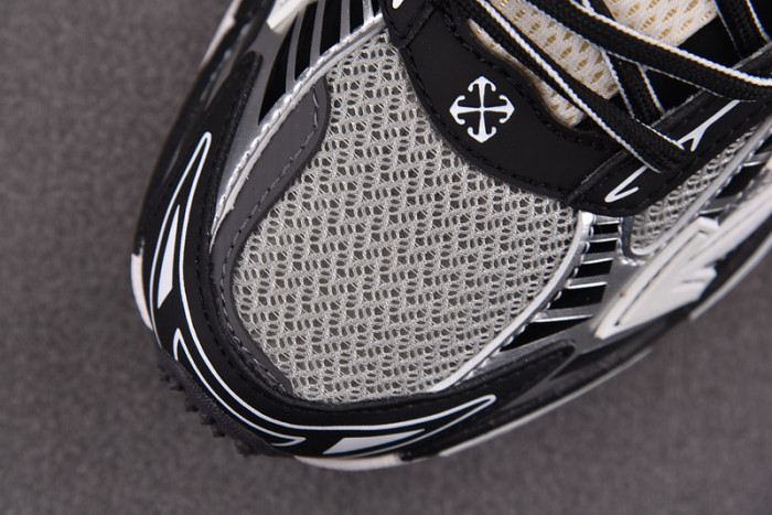 Off-White c/o Virgil Abloh