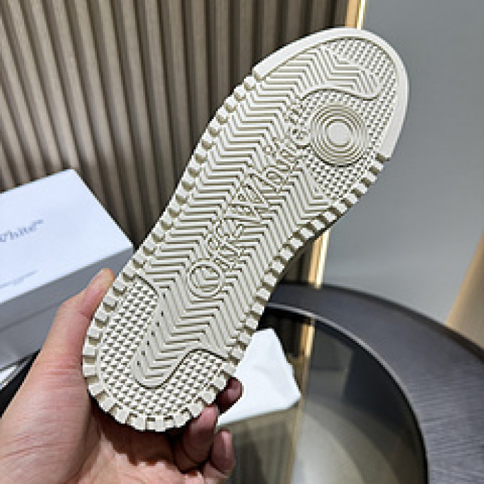 Off-White c/o Virgil Abloh