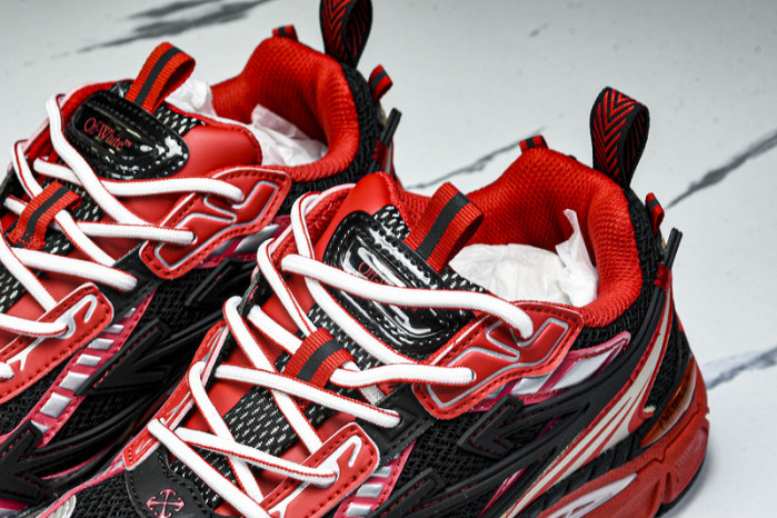 Off-White c/o Virgil Abloh