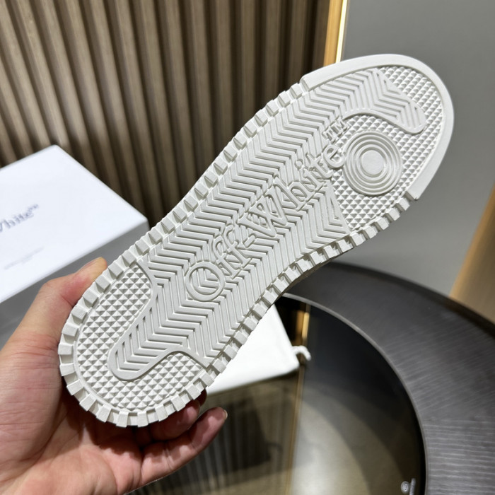 Off-White c/o Virgil Abloh