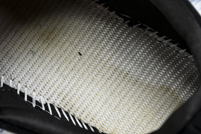 Off-White c/o Virgil Abloh