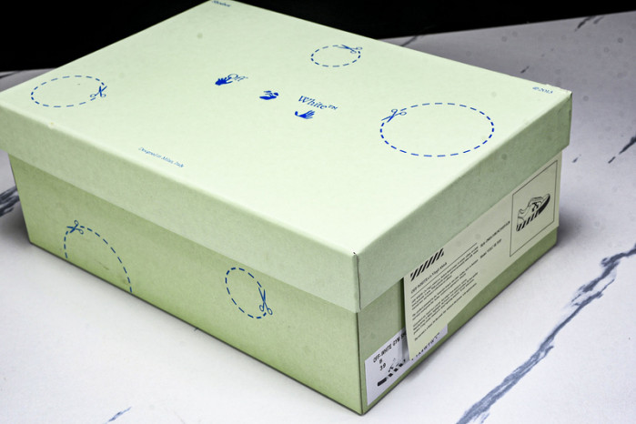 Off-White c/o Virgil Abloh