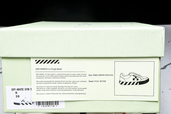 Off-White c/o Virgil Abloh