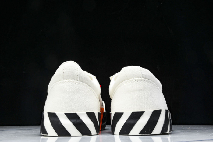 Off-White c/o Virgil Abloh