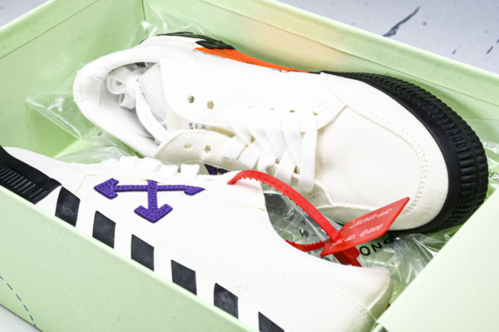 Off-White c/o Virgil Abloh