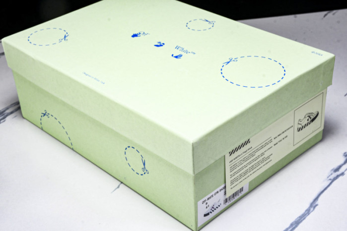 Off-White c/o Virgil Abloh