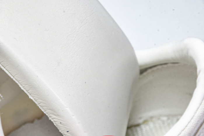 Off-White c/o Virgil Abloh