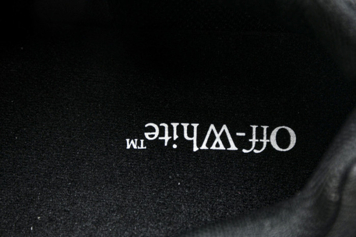 Off-White c/o Virgil Abloh