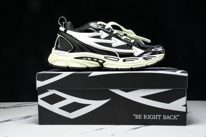 Off-White c/o Virgil Abloh