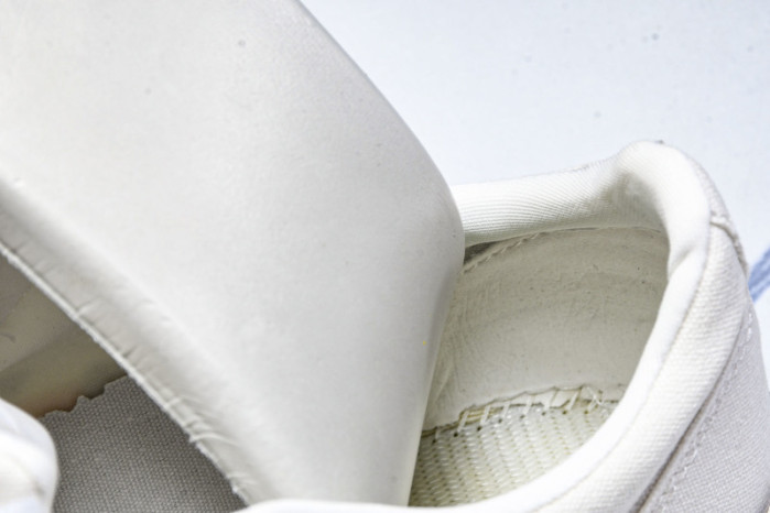 Off-White c/o Virgil Abloh